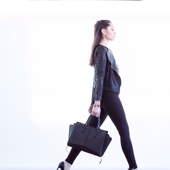 R3FORM Handbags - R3FORM Hyde Tote (Genuine Leather) Minimalist 🔥